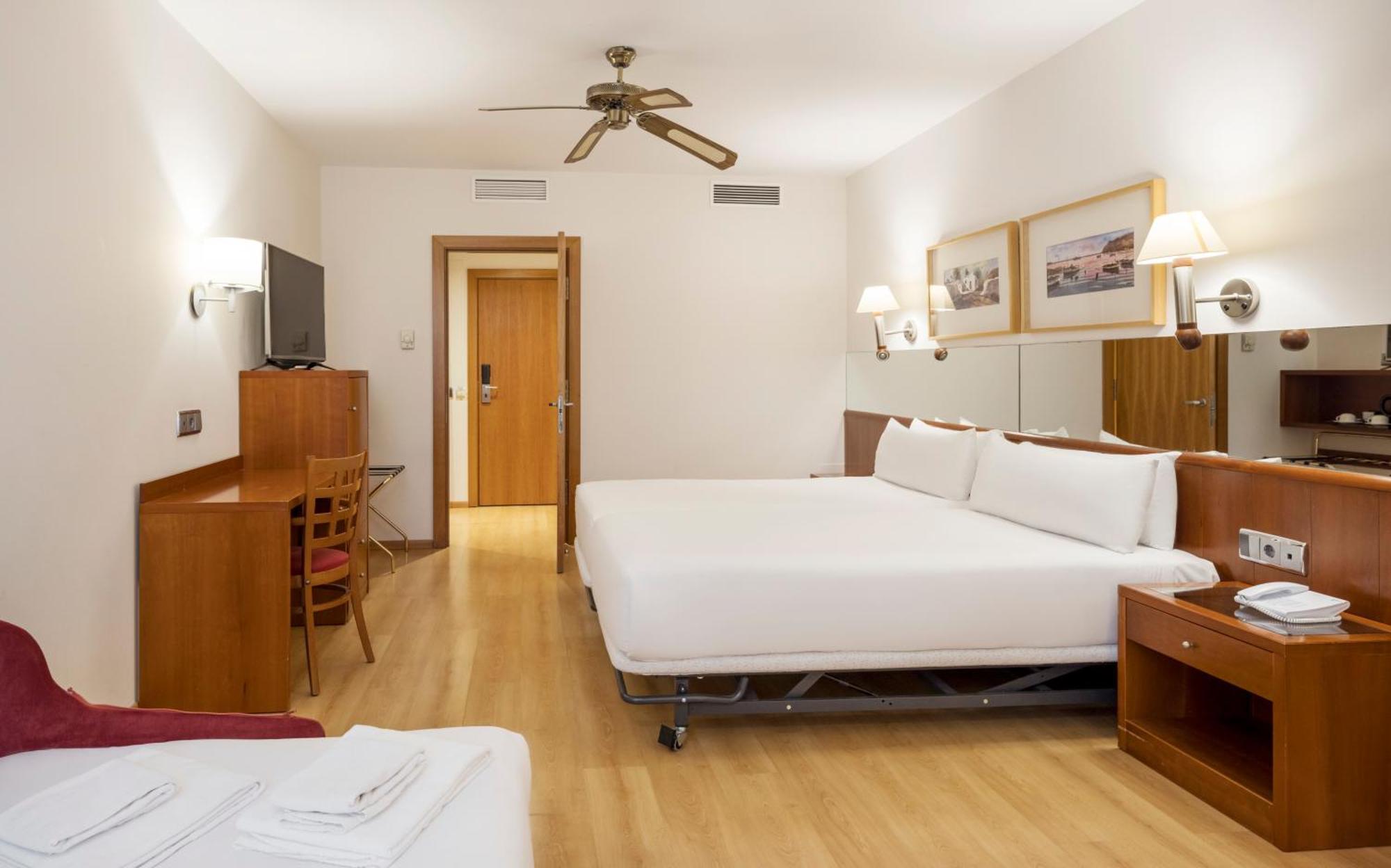 Ilunion Les Corts Spa Барселона Стая снимка