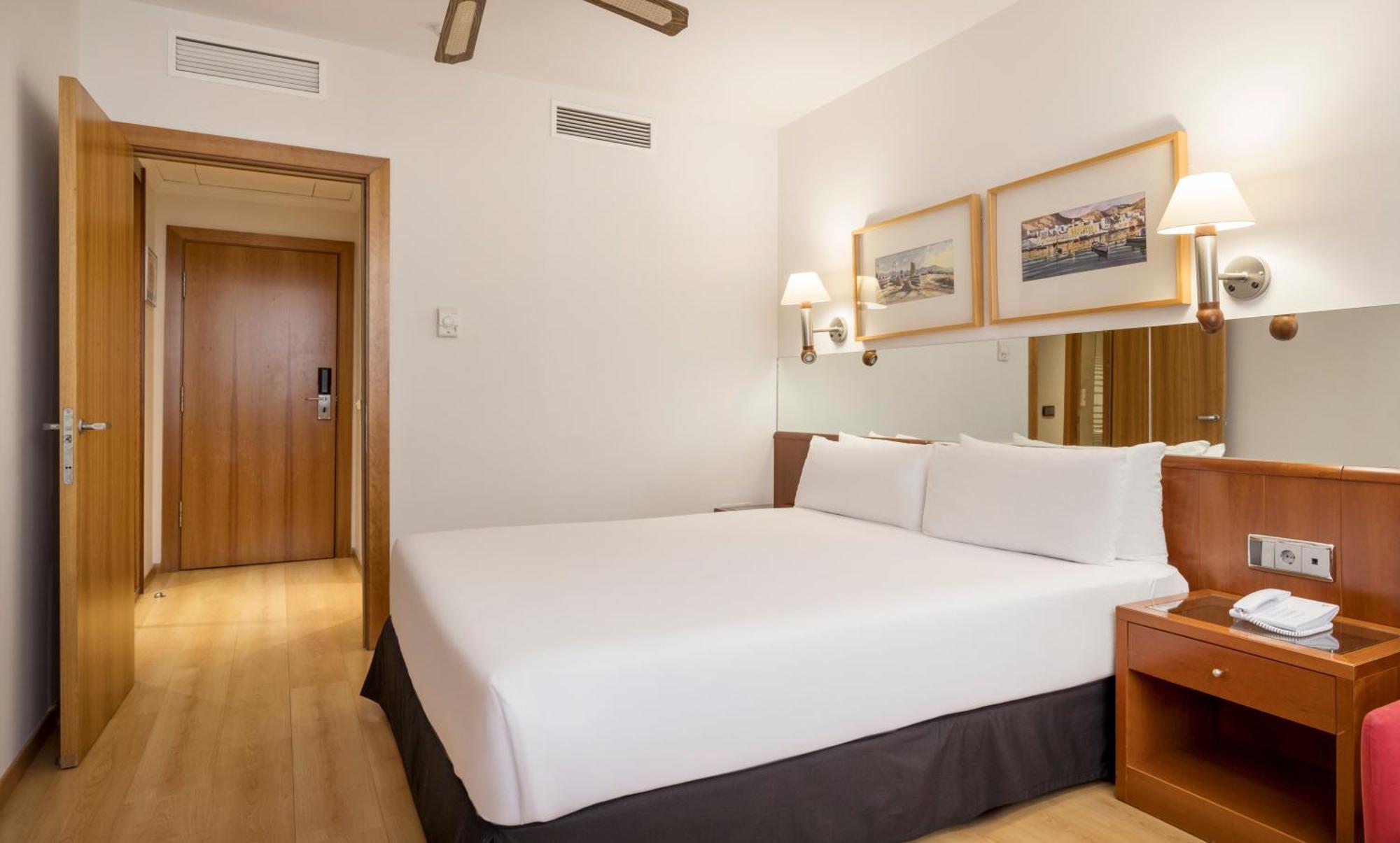 Ilunion Les Corts Spa Барселона Стая снимка