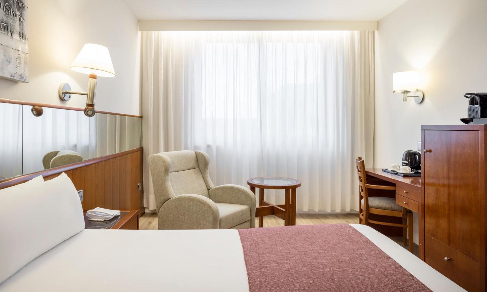 Ilunion Les Corts Spa Барселона Стая снимка
